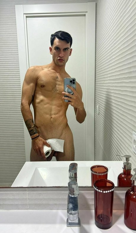 Foto di nudo di fuga di OnlyFans di Thonygreyfree