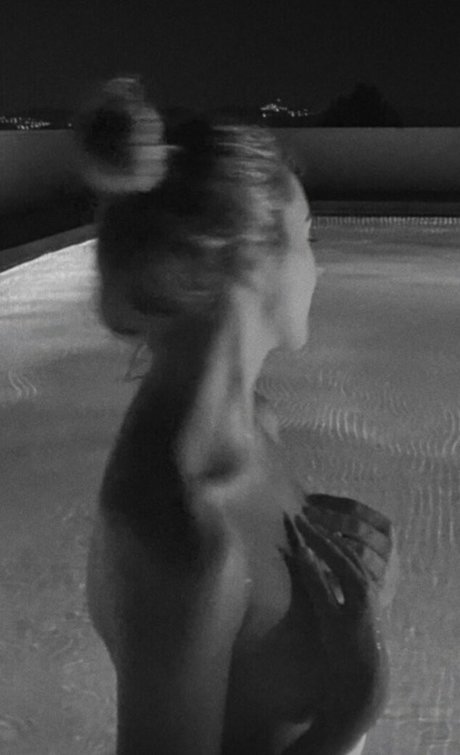 Foto di nudo di fuga di OnlyFans di Lyzabeeth