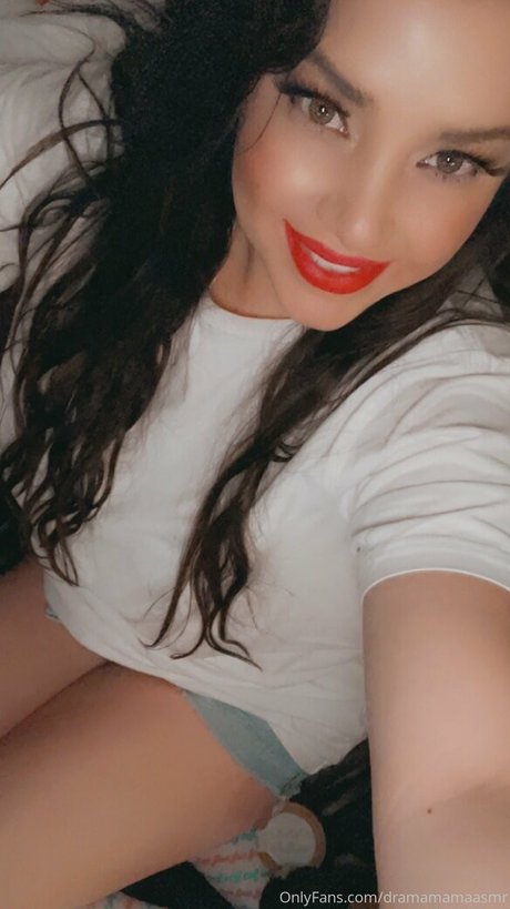 Foto di nudo di fuga di OnlyFans di Dramamamaasmr