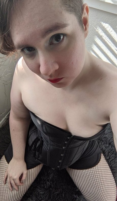 Foto di nudo di fuga di OnlyFans di Wednesdayeve
