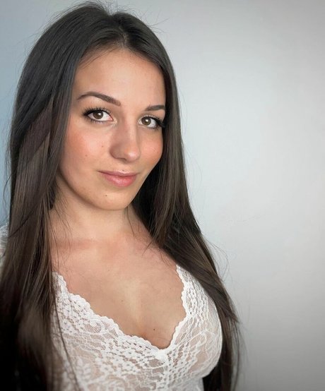 Foto di nudo di fuga di OnlyFans di Tolna Megye