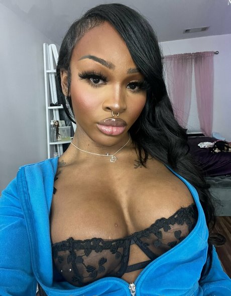 Foto di nudo di fuga di OnlyFans di Milanvalentine
