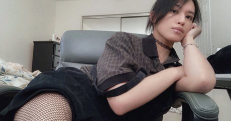 Foto di nudo di fuga di OnlyFans di Deathlooming