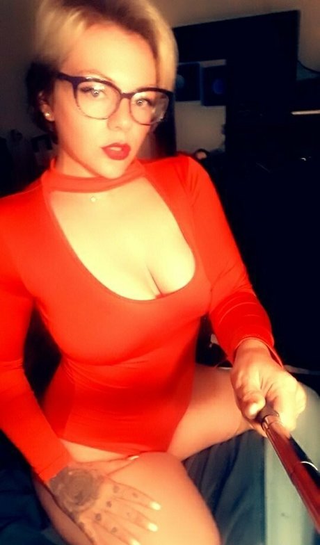 Theamputeebitch