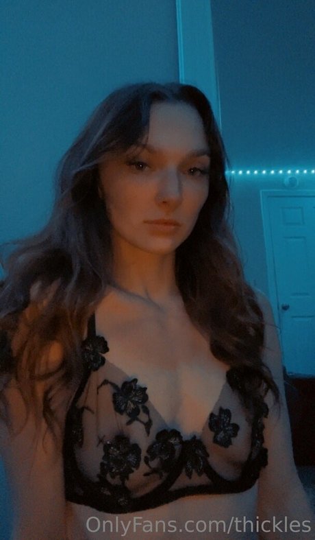 Foto di nudo di fuga di OnlyFans di Thickles