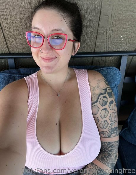 Veronicavansingfree
