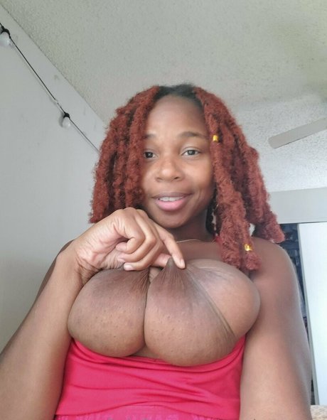 Foto di nudo di fuga di OnlyFans di Mochaaugust