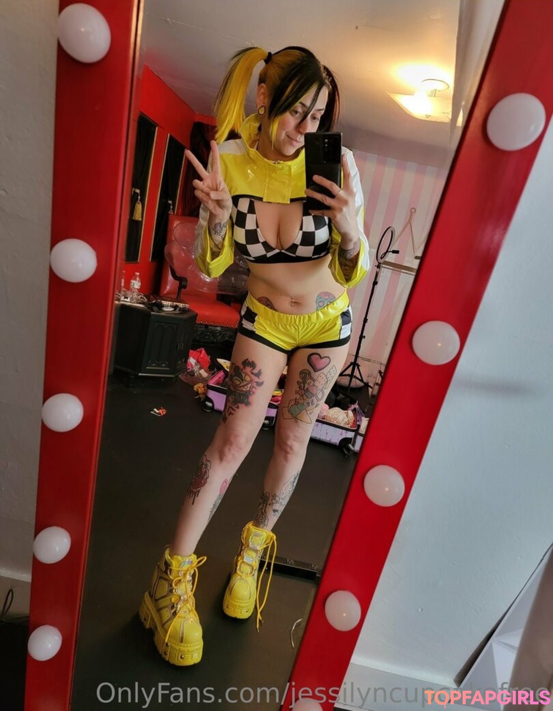 Foto di nudo di fuga di OnlyFans di Jessilyncupcakefree #21 Foto di nudo di fuga di OnlyFans di Jessilyncupcakefree #21