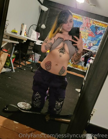 Foto di nudo di fuga di OnlyFans di Jessilyncupcakefree