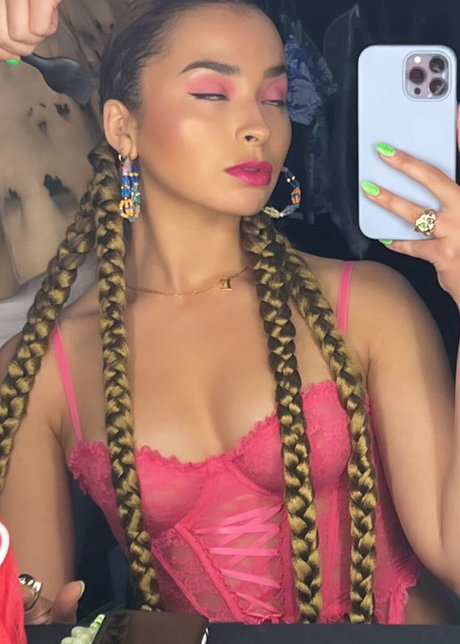 Foto di nudo di fuga di OnlyFans di Ella Eyre