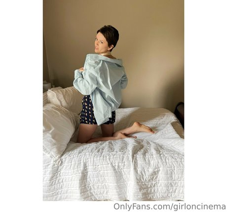 Foto di nudo di fuga di OnlyFans di Girl On Cinema