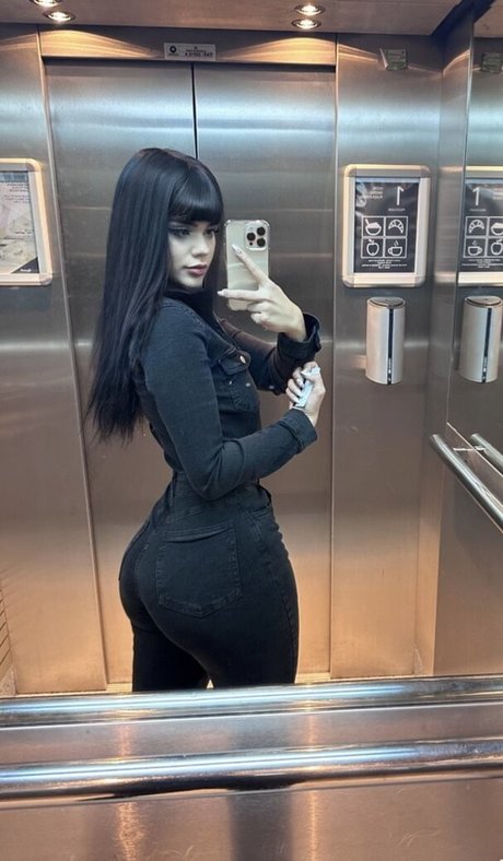 Foto di nudo di fuga di OnlyFans di Chxrryxblossom