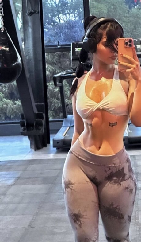 Foto di nudo di fuga di OnlyFans di Chxrryxblossom