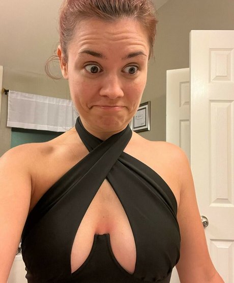 Foto di nudo di fuga di OnlyFans di Beth Freeman