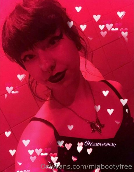 Miabootyfree