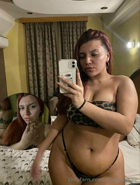Foto di nudo di fuga di OnlyFans di Miabootyfree