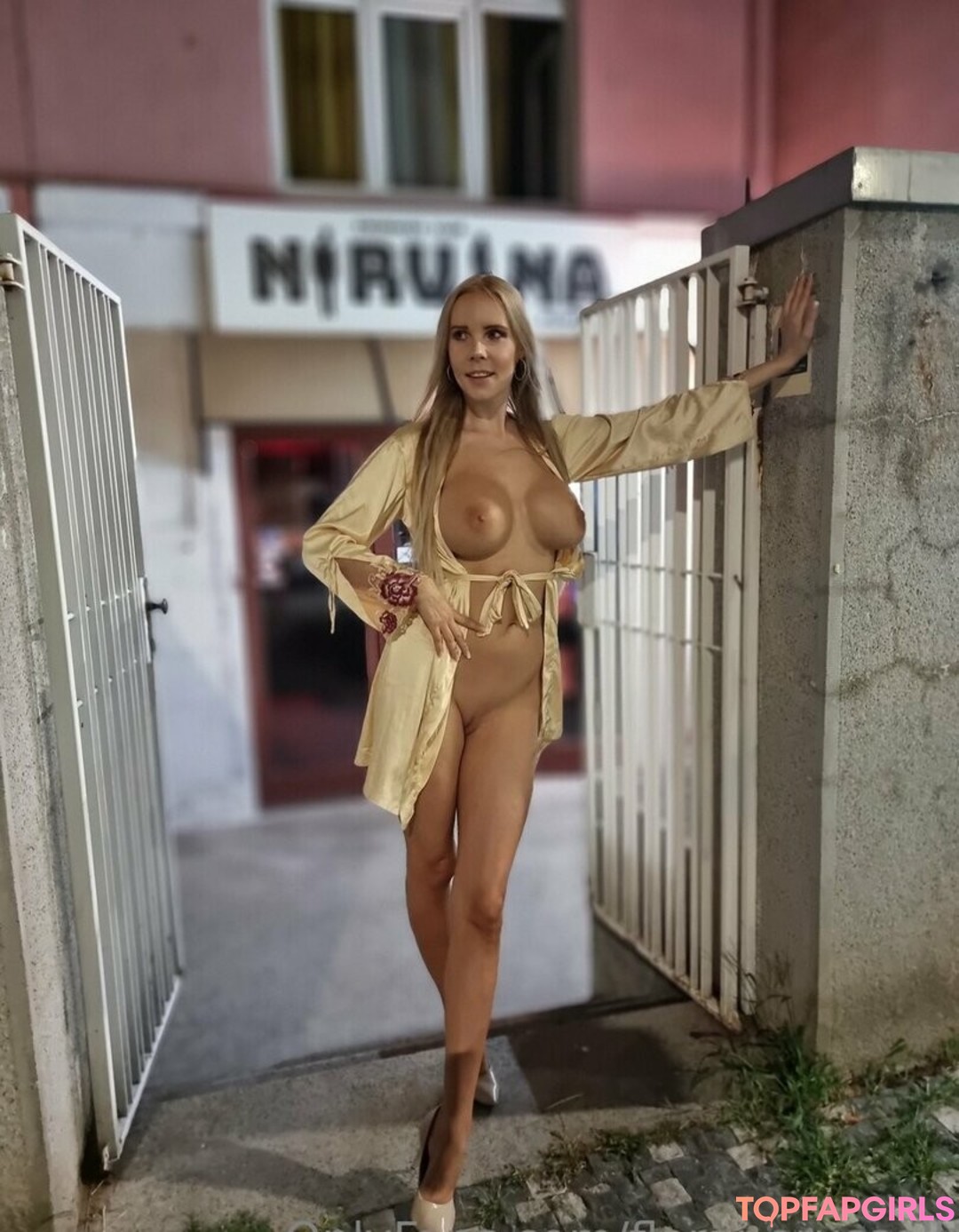 Foto di nudo di fuga di OnlyFans di Florane Russell #29 Foto di nudo di fuga di OnlyFans di Florane Russell #29