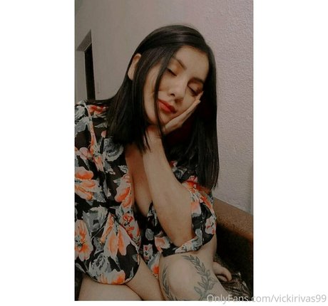 Foto di nudo di fuga di OnlyFans di Vickirivas99