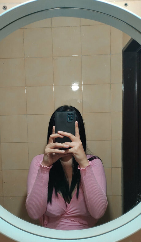 Foto di nudo di fuga di OnlyFans di Vickirivas99