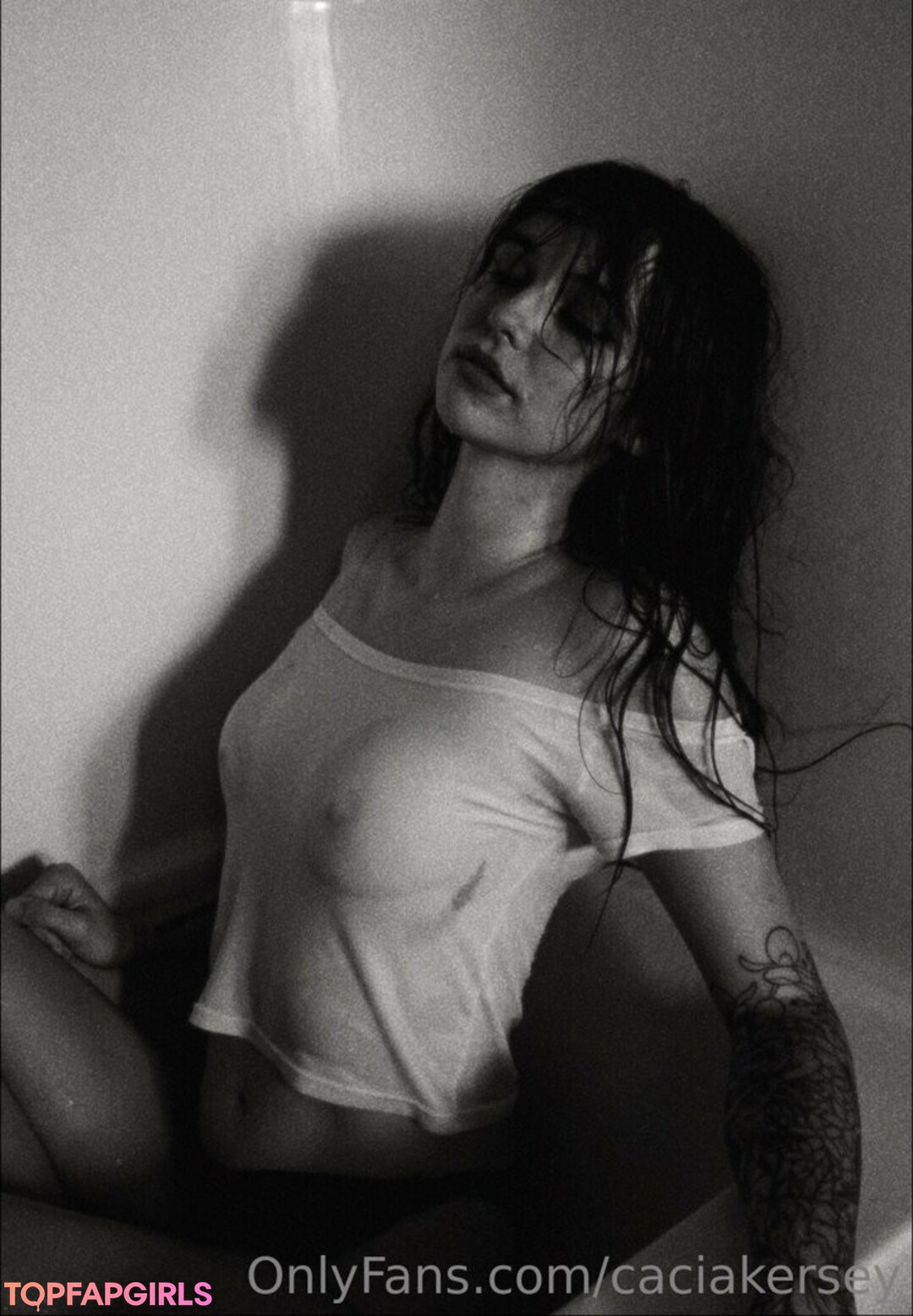 Foto di nudo di fuga di OnlyFans di Acacia Kersey #107 Foto di nudo di fuga di OnlyFans di Acacia Kersey #107