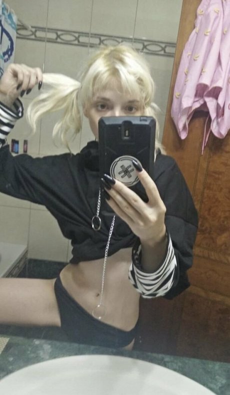 Foto di nudo di fuga di OnlyFans di Barbiefree
