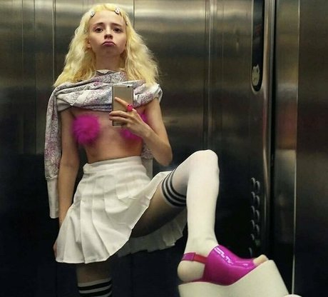 Foto di nudo di fuga di OnlyFans di Barbiefree