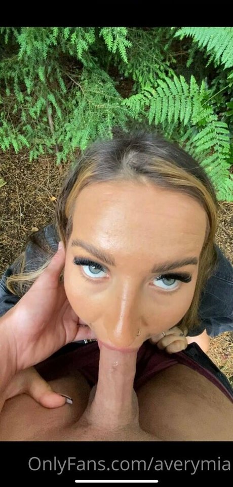 Foto di nudo di fuga di OnlyFans di Averymia