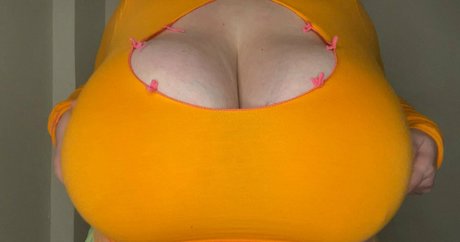 Foto di nudo di fuga di OnlyFans di Bustyqueen32mfree