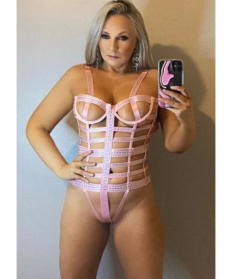 Foto di nudo di fuga di OnlyFans di Lisamariesutzirl