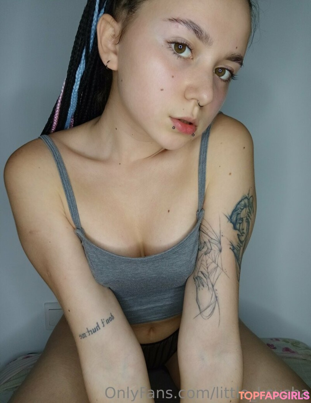 Foto di nudo di fuga di OnlyFans di Littleksyusha #11 Foto di nudo di fuga di OnlyFans di Littleksyusha #11