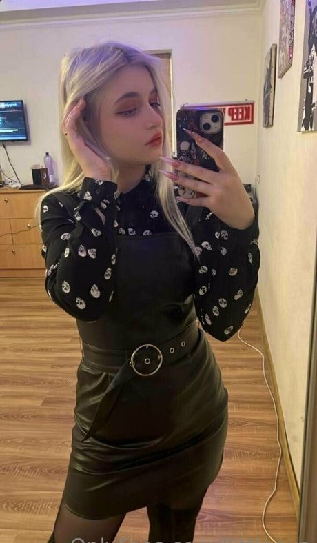 Foto di nudo di fuga di OnlyFans di Llittleeva
