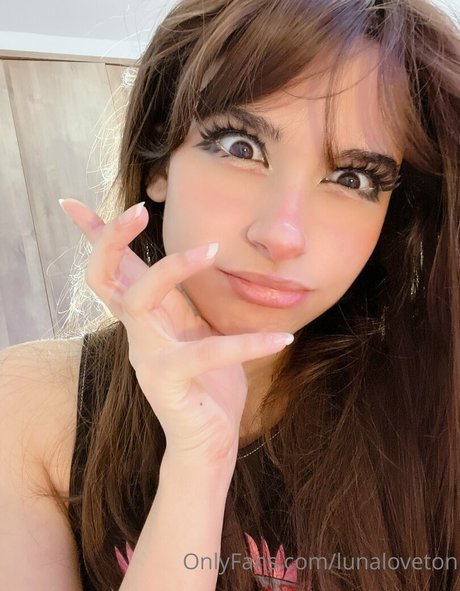 Foto di nudo di fuga di OnlyFans di Lunaloveton