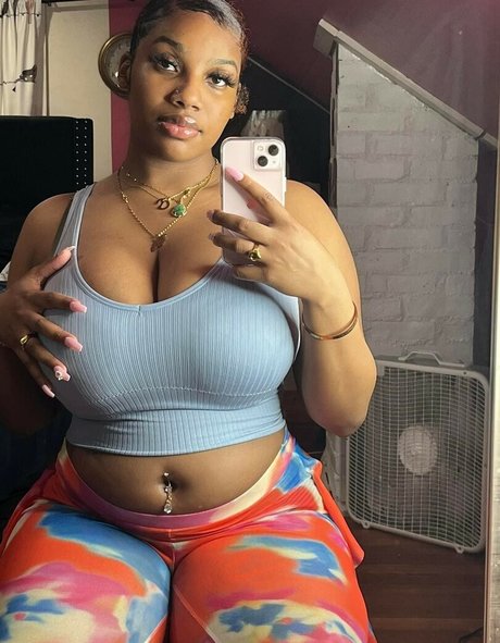 Foto di nudo di fuga di OnlyFans di Chenilletv