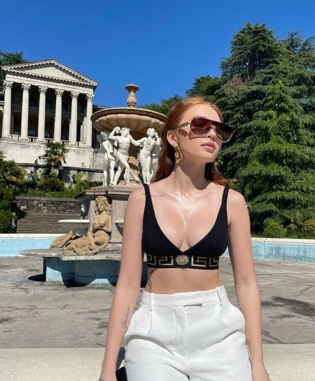 Foto di nudo di fuga di OnlyFans di Renata Valliulina