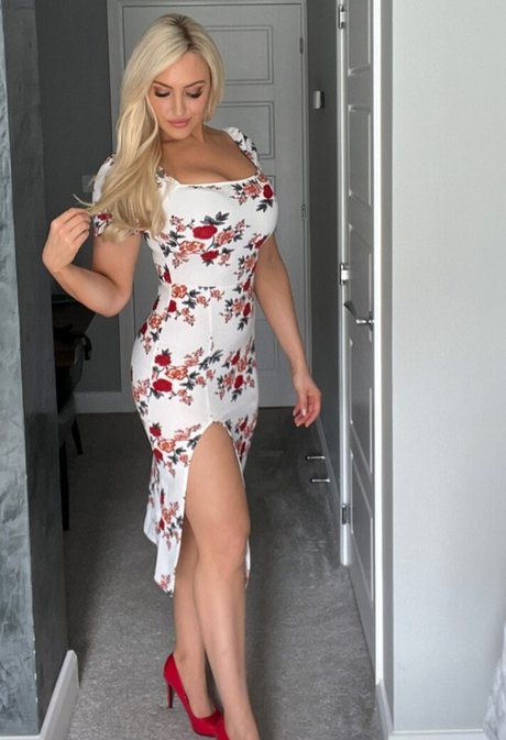 Foto di nudo di fuga di OnlyFans di Emma Jones