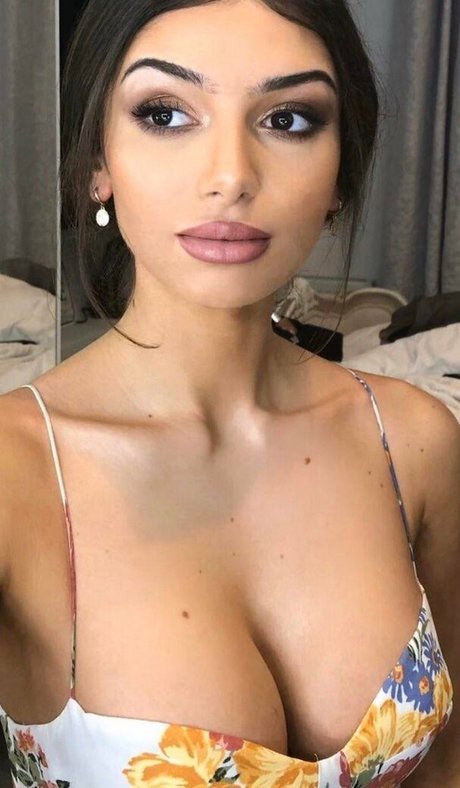 Foto di nudo di fuga di OnlyFans di Mimi Keene