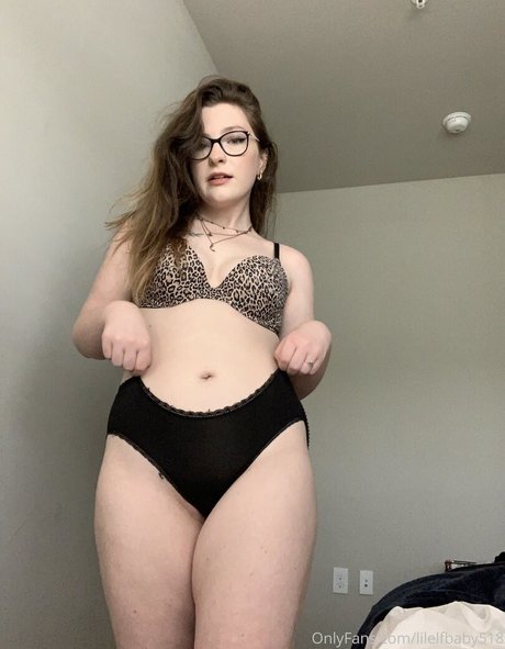 Foto di nudo di fuga di OnlyFans di Elfbxby