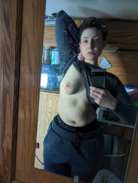 Foto di nudo di fuga di OnlyFans di Captain