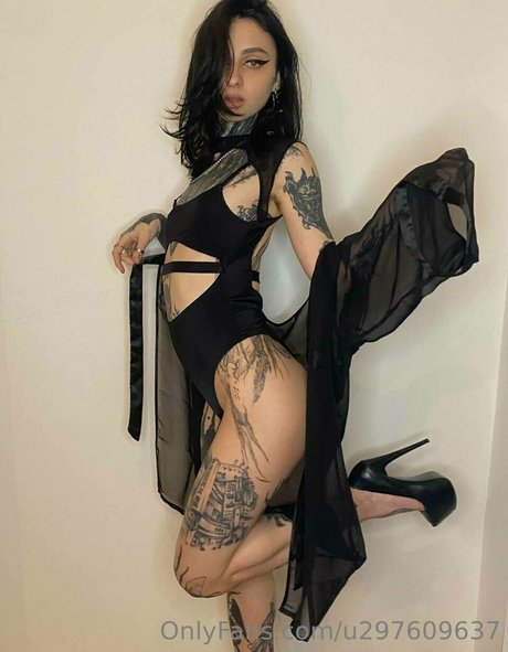 Foto di nudo di fuga di OnlyFans di Drakenlady