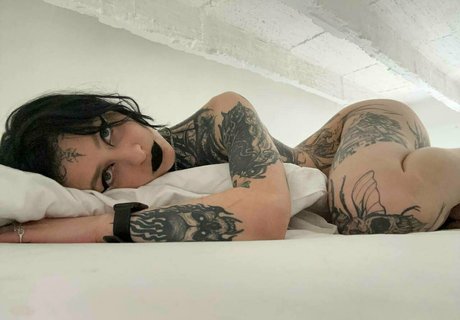 Foto di nudo di fuga di OnlyFans di Drakenlady