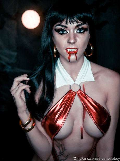 Foto di nudo di fuga di OnlyFans di Arcane Abbey
