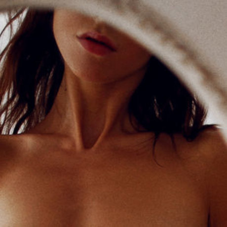Foto di nudo di fuga di OnlyFans di Estasique