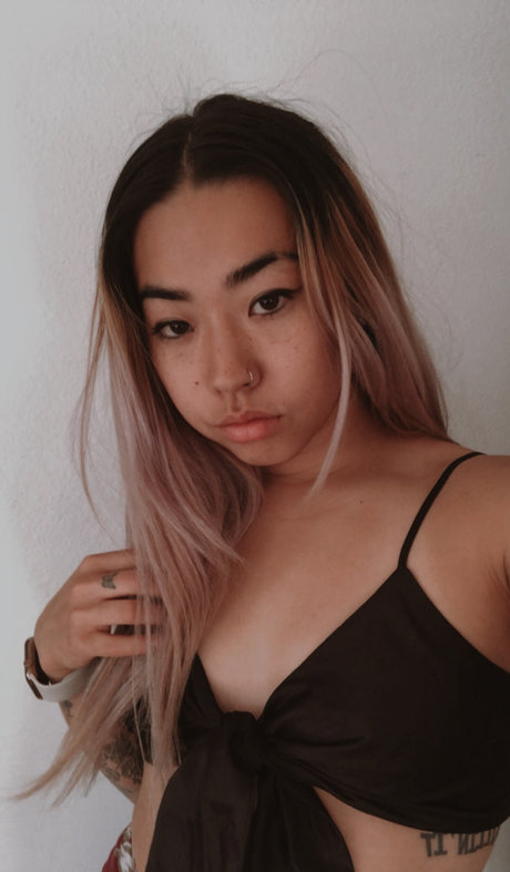Foto di nudo di fuga di OnlyFans di Alaska