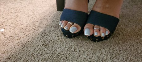 Foto di nudo di fuga di OnlyFans di Thedcfootqueen