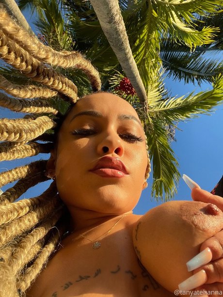 Foto di nudo di fuga di OnlyFans di Tanya Tehanna
