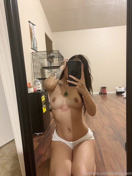 Foto di nudo di fuga di OnlyFans di Blowxqueen