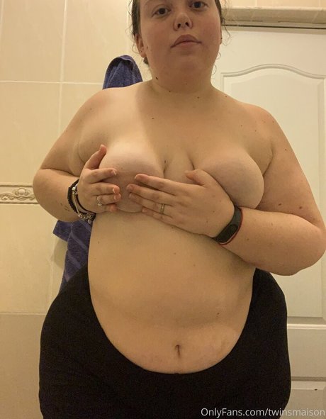 Foto di nudo di fuga di OnlyFans di Twinsmaison