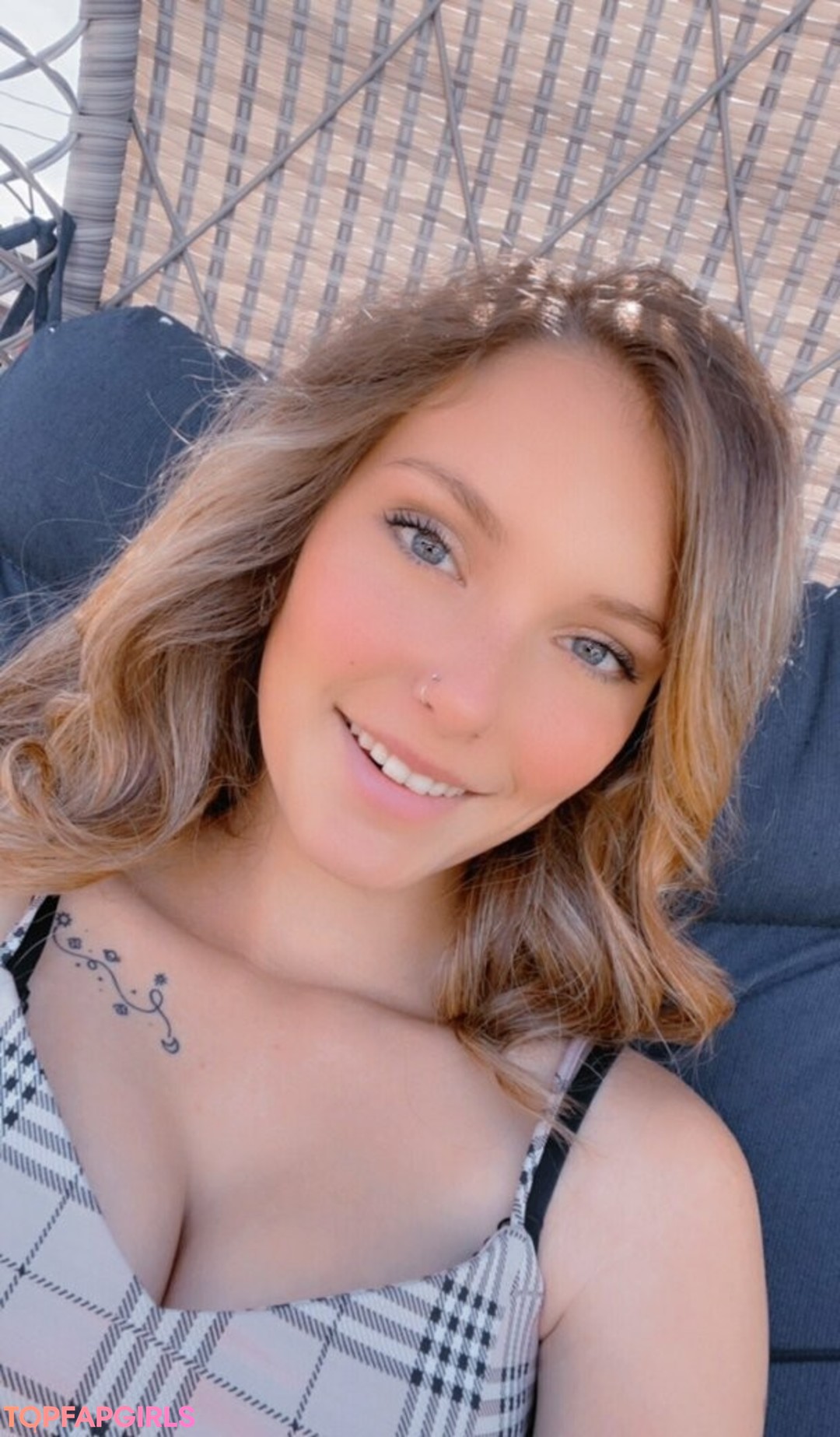 Foto di nudo di fuga di OnlyFans di Liliblossom #120 Foto di nudo di fuga di OnlyFans di Liliblossom #120