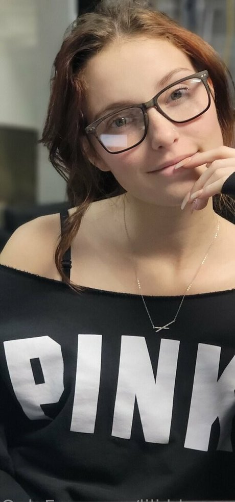 Foto di nudo di fuga di OnlyFans di Liliblossom