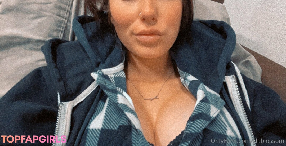 Foto di nudo di fuga di OnlyFans di Liliblossom #24 Foto di nudo di fuga di OnlyFans di Liliblossom #24